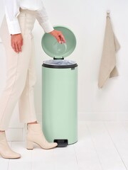 Brabantia Jade Green Pedal Bin NewIcon 30L - Image 2 of 6