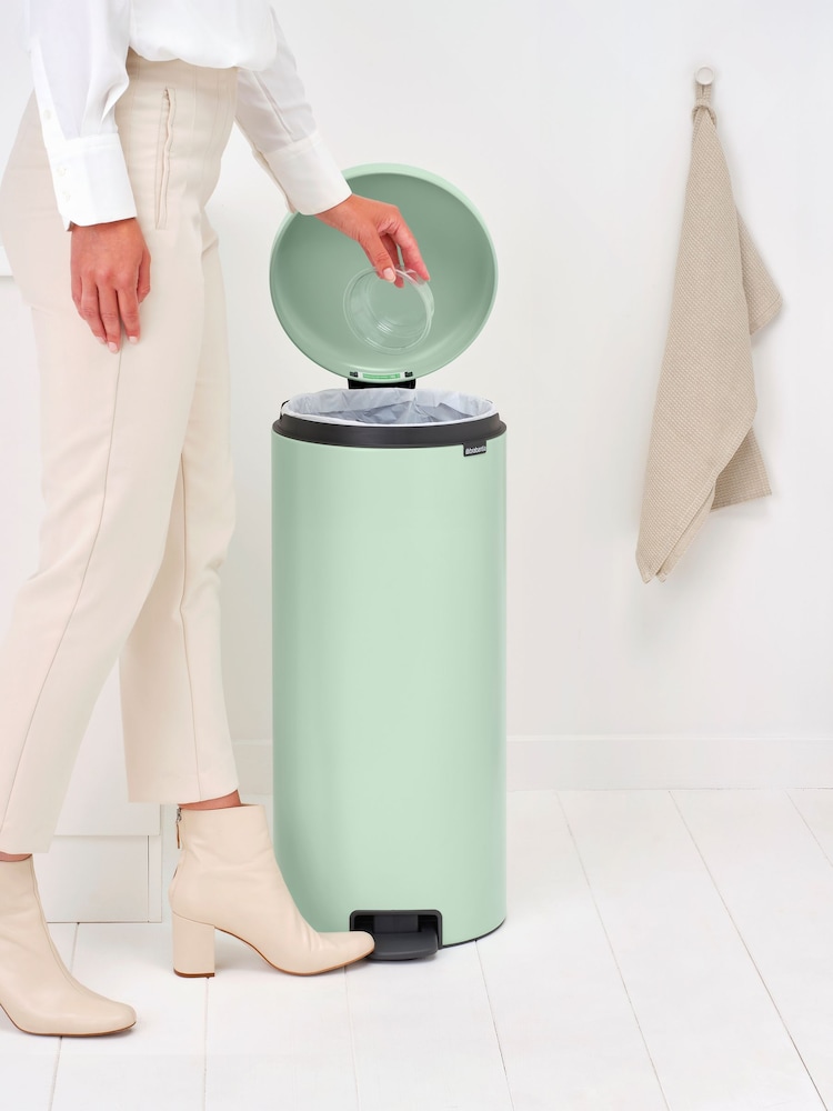 Brabantia Jade Green Pedal Bin NewIcon 30L - Image 2 of 6
