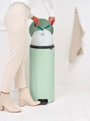 Brabantia Jade Green Pedal Bin NewIcon 30L - Image 3 of 6