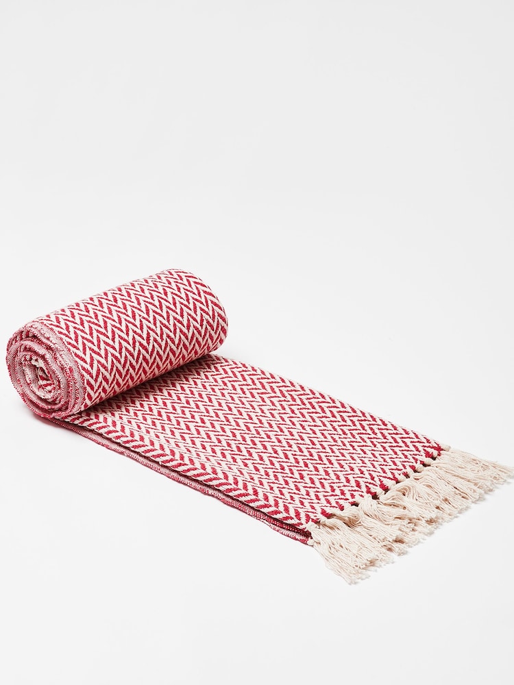 Oliver Bonas Red Alma Woven Herringbone Throw - Image 2 of 4