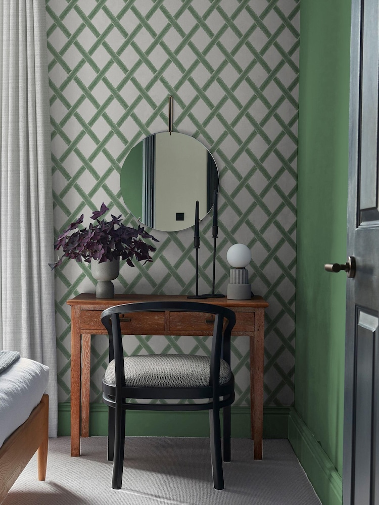 Graham & Brown Green Greenskeeper Geo Wallpaper Sample - Image 6 of 6