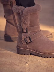 Nerc rjava - Forever Comfort® Faux Fur Double Buckle Ankle gležnjarji - Slika 5 iz 10