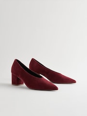 Jagodno rdeča - Forever Comfort® Leather Point Toe Low Block čevlji z visoko peto - Slika 5 iz 9
