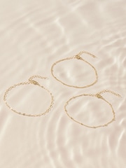Tonalité d'or - Bracelets délicats en acier inoxydable 3 Lot - Image 4 of 6