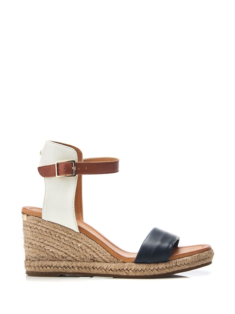Azul marino - Sandalias de cuña con dos tiras y punta cuadrada Phyllis de Moda in Pelle - Imagen 1 de 4 Azul marino - Sandalias de cuña con dos tiras y punta cuadrada Phyllis de Moda in Pelle - Imagen 1 de 4