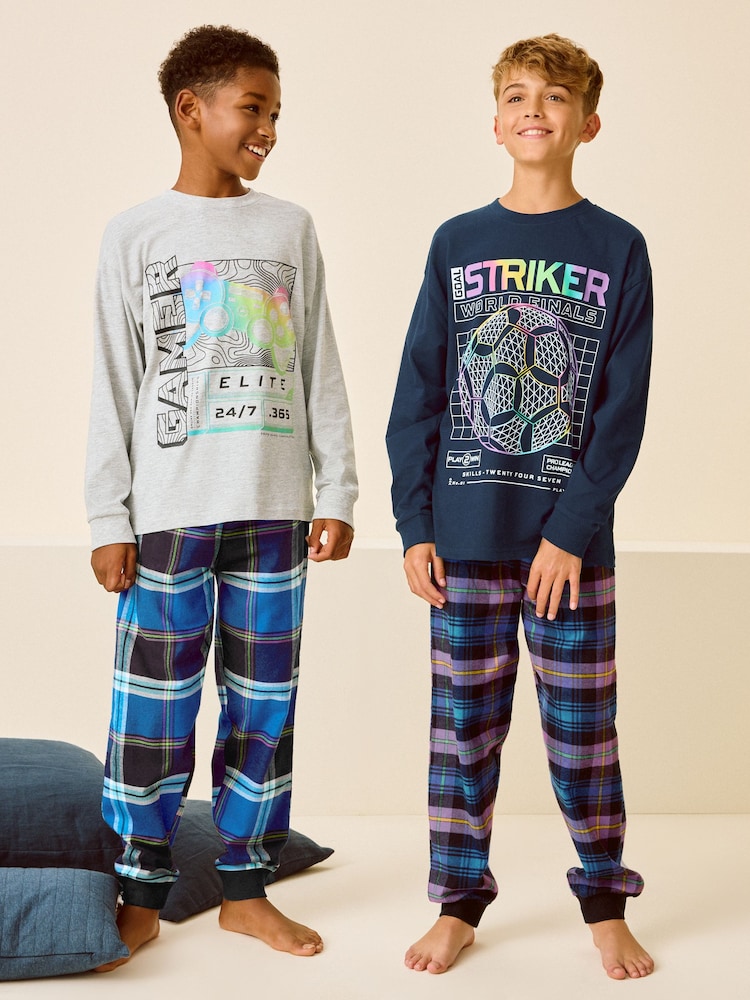 Gamer/Fußball in leuchtenden Farben - 2er-Pack Langarm-Pyjama, kariert (3–16Jahre) - Bild 1 von 10 Gamer/Fußball in leuchtenden Farben - 2er-Pack Langarm-Pyjama, kariert (3–16Jahre) - Bild 1 von 10