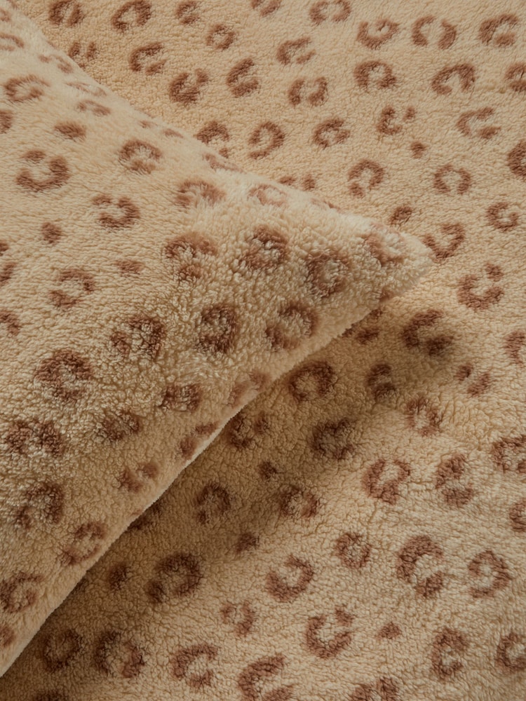 Fleece Natural Animal Print Duvet Cover and Pillowcase Set - Image 7 of 7