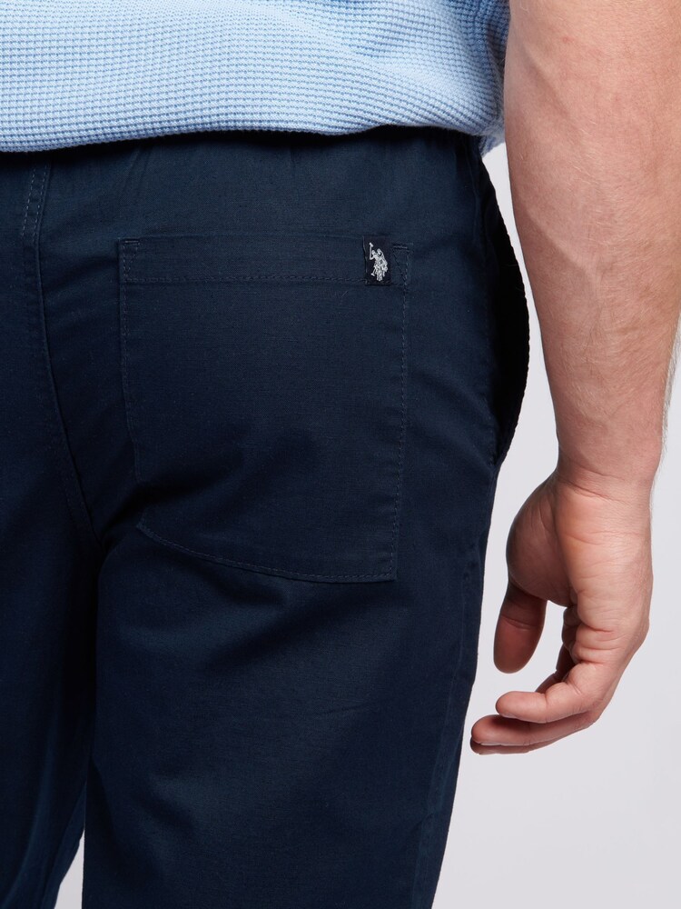 أزرق - بنطلون مزيج كتان برباط شد رجالي من U.s. Polo Assn - Image 2 of 6