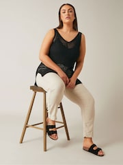 EVANS Curve Tape Yarn Vest - Image 2 of 4