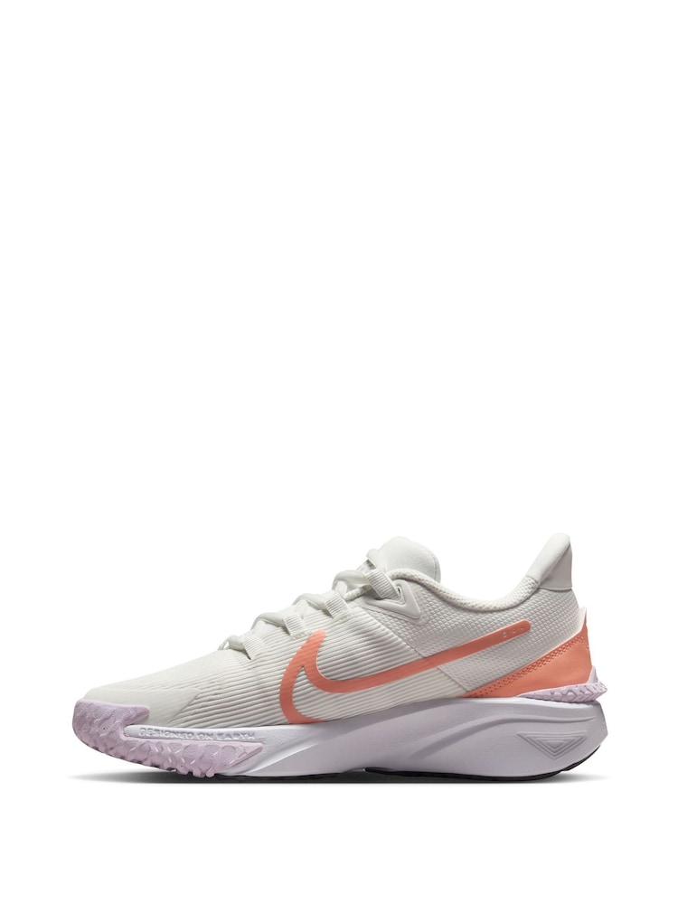 Nike Off White and Apricot Orange Youth Star Runner 4 Trainers - Image 2 of 8