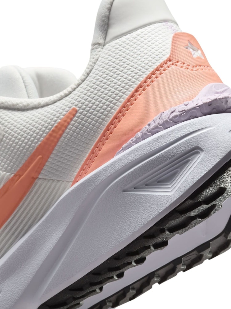 Nike Off White and Apricot Orange Youth Star Runner 4 Trainers - Image 8 of 8