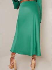 Chi Chi London Green Long Sleeve V-Neck Satin Twist Detail Top - Image 3 of 5