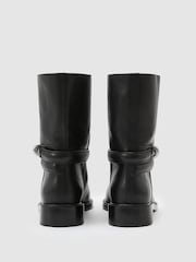 Crno - Reiss Rosalee Leather Turnlock-Hardware Biker Ankle Boots - Slika 5 od 6