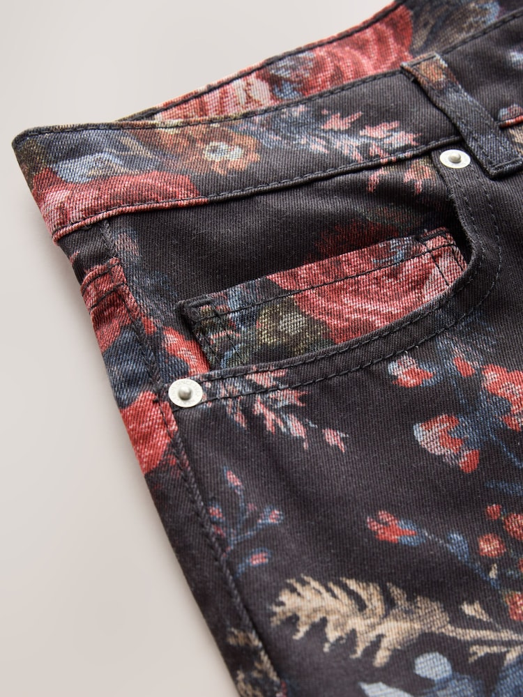 Black Tapestry Floral - Tunay na High Rise City Straight Leg Jeans - Larawan 3 ng 3 Black Tapestry Floral - Tunay na High Rise City Straight Leg Jeans - Larawan 3 ng 3