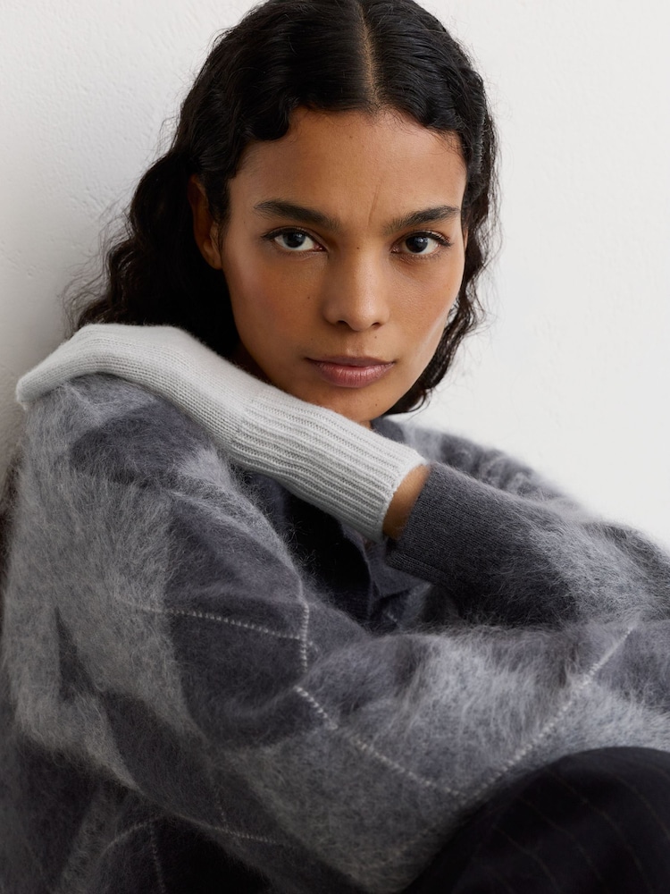 Reiss Grey Issie Wool-Blend Knitted Gloves with Cashmere - Image 1 of 3