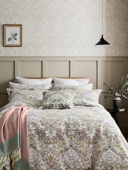 Morris & Co Pink Strawberry Thief/Severne Throw - Image 4 of 4