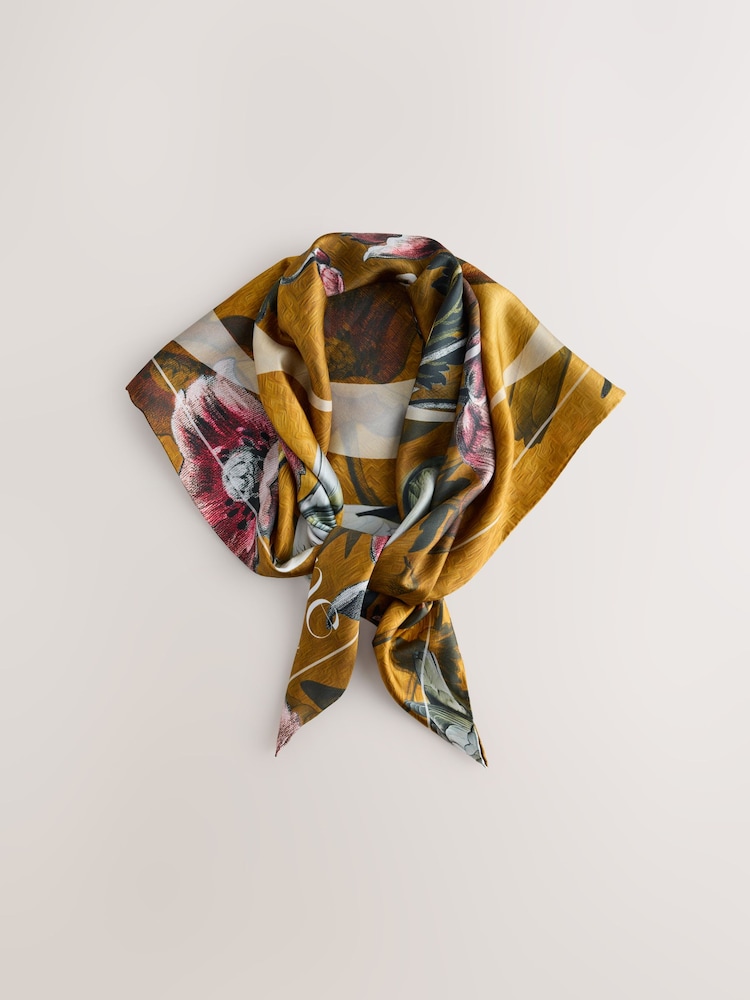 Gold Cerenity Floral Print - CERENE Large Square Scarf - Image 2 de 8