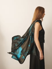 Brown Precious Floral Print - CERENE Large Square Scarf - Image 1 de 6