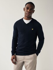 Granatowy - Sweter Lyle & Scott Golf z dekoltem w szpic i domieszką wełny - Image 1 of 5