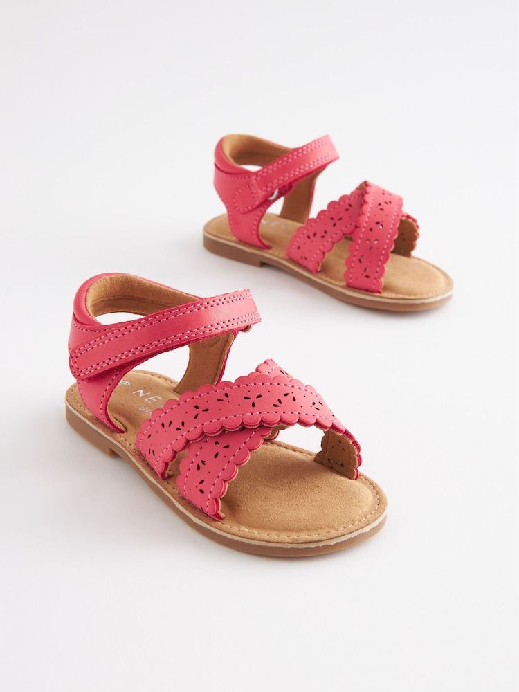 Pink - Sandalen mit überkreuzten Riemen - Bild 1 von 5 Pink - Sandalen mit überkreuzten Riemen - Bild 1 von 5
