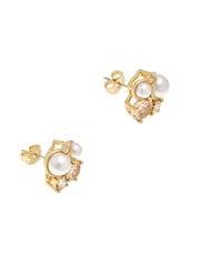 Peach Pink Gold Tone - CERENE Pearl Shimer Stud Earrings - Slika 5 iz 5