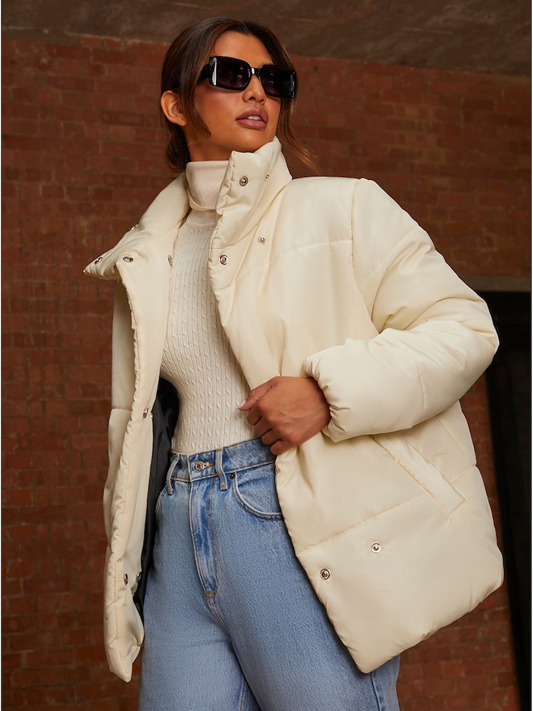 Chi Chi London Cream Oversized Duvet Short Padded Coat - Image 5 of 5