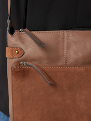 Tan Brown Leather Pocket Messenger Bag - Image 2 of 6