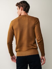 Karamellbraun - Strukturierter Strickpullover mit Stehkragen - Bild 3 von 7