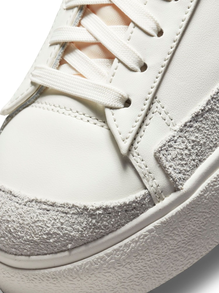 White Ground - Niskie buty sportowe na platformie Nike Blazer - Image 8 of 9