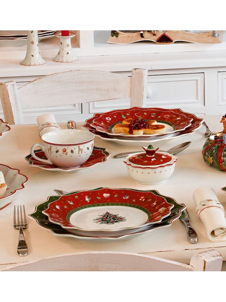 Villeroy and Boch Red Toys Delight Christmas Dinner Plate - Image 2 of 2