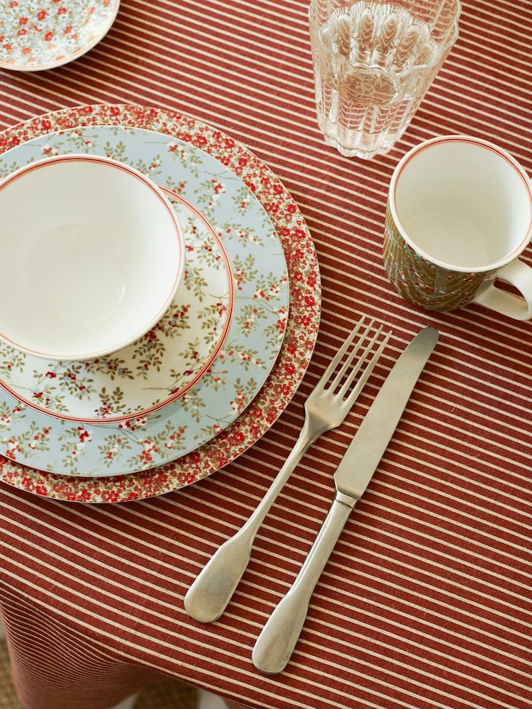 Laura Ashley Green Set of 4 Stockbridge Plates - Image 1 of 3