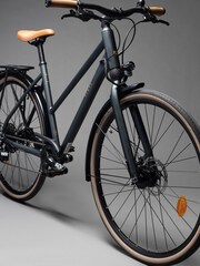 Decathlon Green Elops 900 Step Through 165-174 Cm City Bike - Image 6 of 8