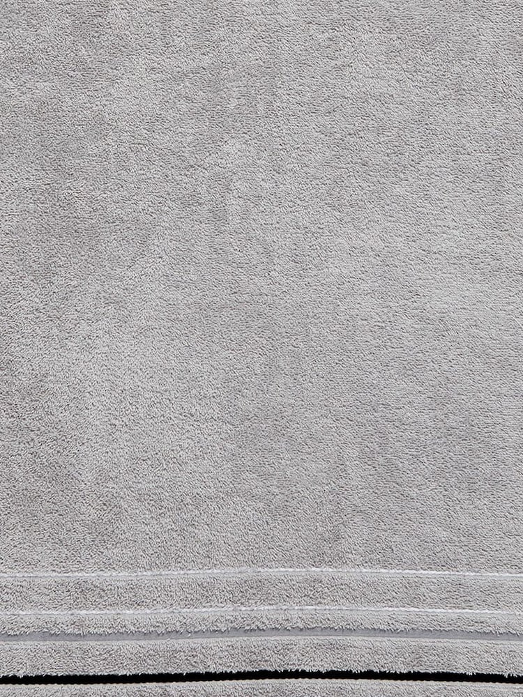 Catherine Lansfield Set of 2 Grey 100% Cotton Towels - Image 2 of 4