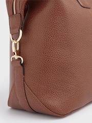 OSPREY LONDON Red The Adaline Leather Weekender - Image 6 of 6