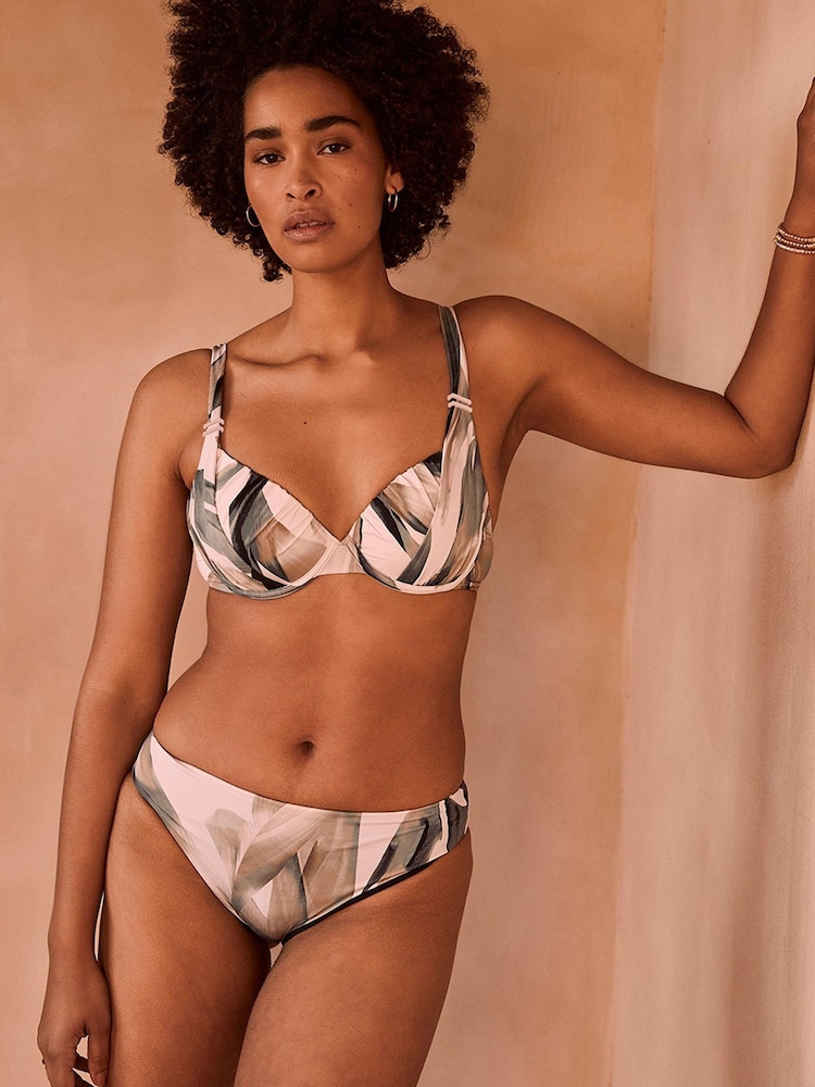 Ecru/Grün - Mint Tief ausgeschnittenes Bikini-Top aus Samt - Bild 1 von 3 Ecru/Grün - Mint Tief ausgeschnittenes Bikini-Top aus Samt - Bild 1 von 3