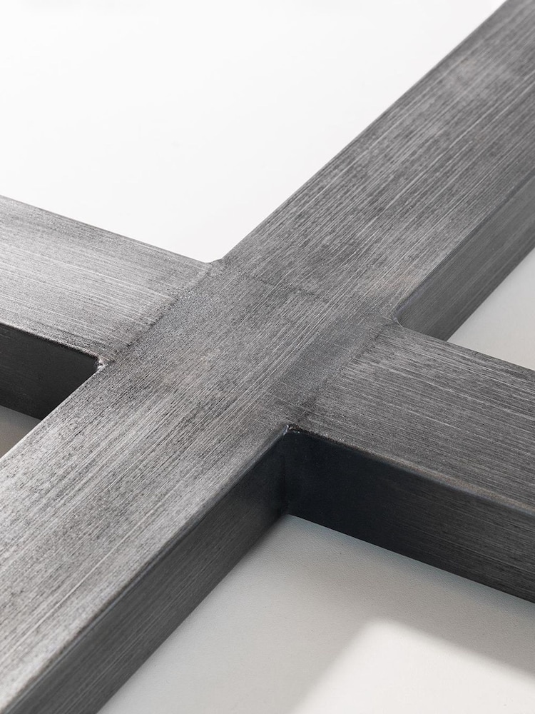 Julian Bowen Dark Oak Brooklyn Round Dining Table - Image 7 of 7