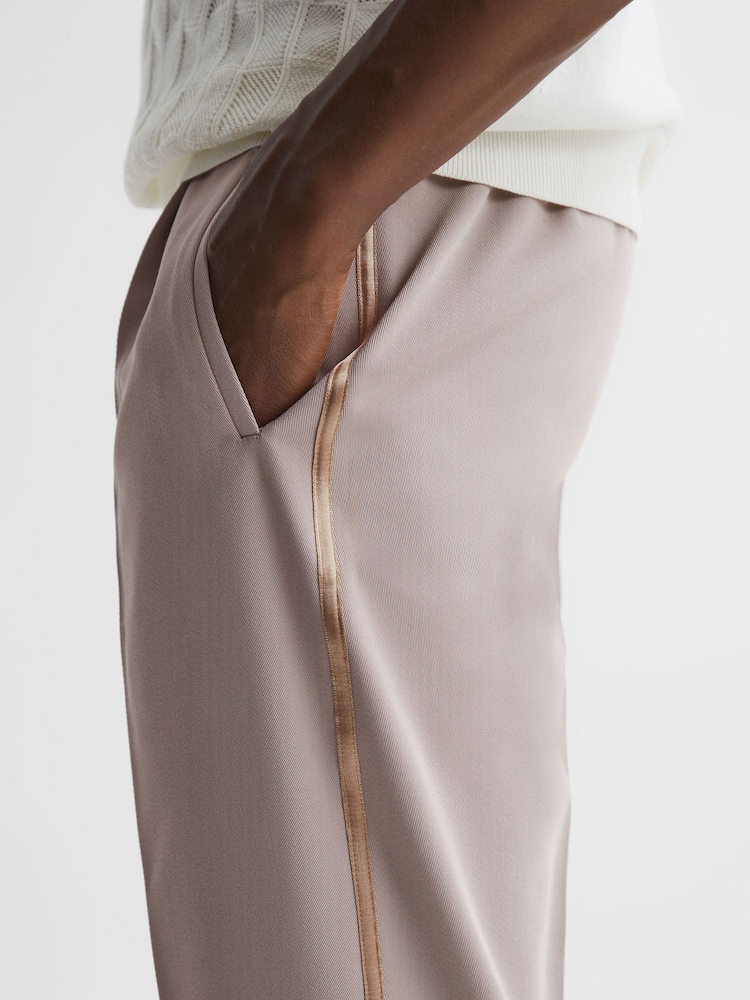 Pantalones con cordón ajustable de rayas rectos con corte holgado de Reiss - Imagen 1 de 5