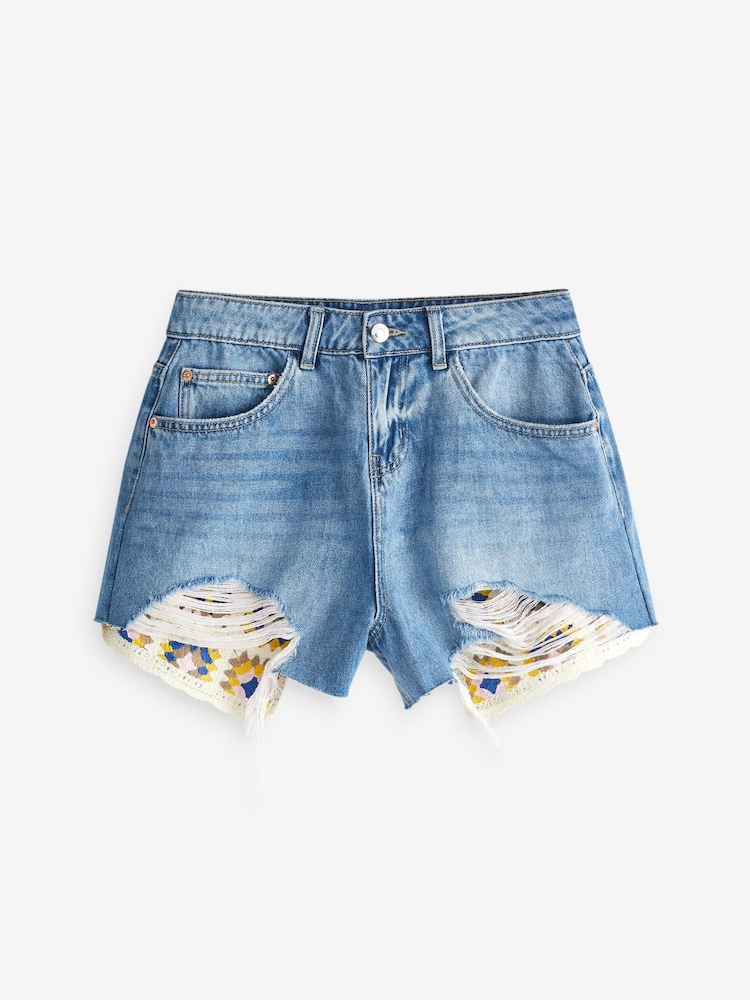 Mittelblau - Denim-Shorts aus Baumwolle mit Häkeltasche - Bild 5 von 5