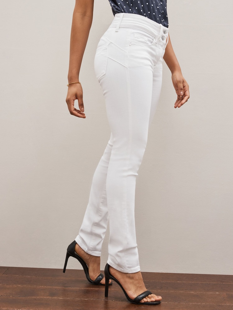 Weiß - Figurformende Jeans mit schmalem Schnitt für eine schlanke Silhouette - Bild 1 von 5 Weiß - Figurformende Jeans mit schmalem Schnitt für eine schlanke Silhouette - Bild 1 von 5