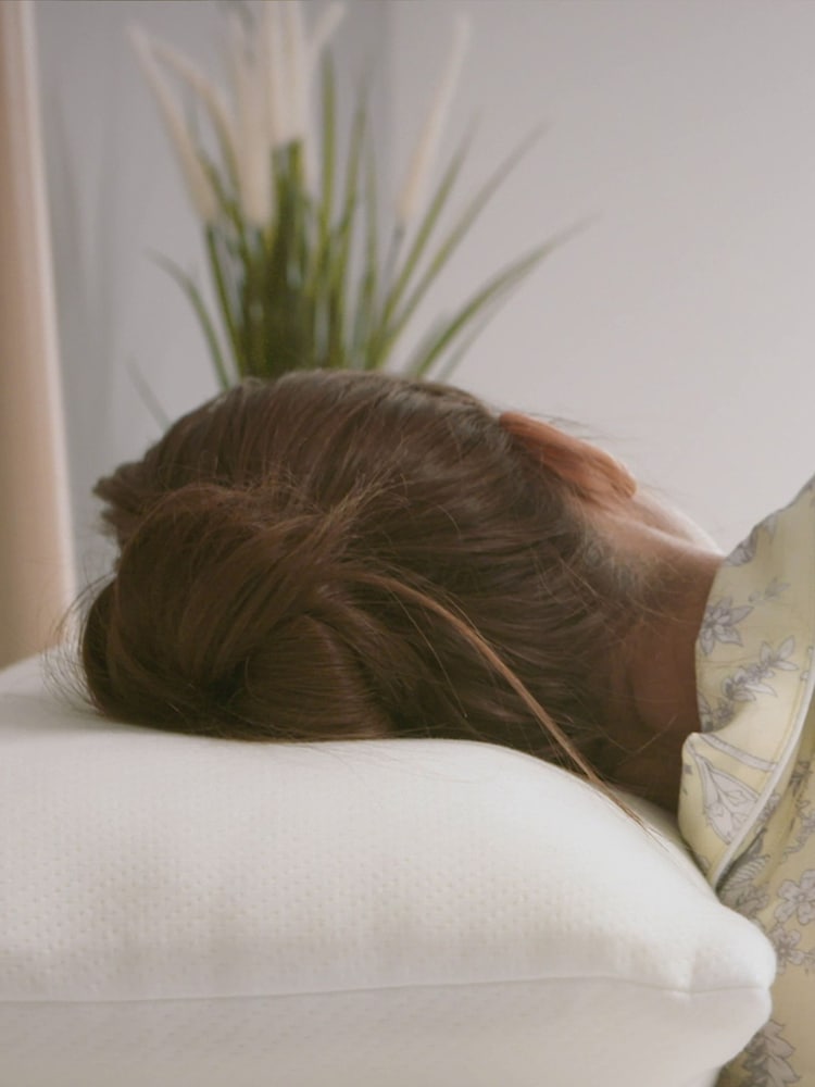 Slumberdown Memory Foam Plus White Pillow - Image 2 of 6