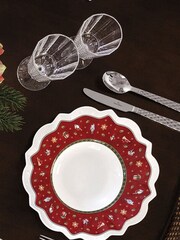 Villeroy and Boch Red Toys Delight Christmas Deep Plate - Image 2 of 2