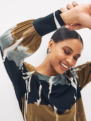 Black/Brown Abstract Print Long Sleeve Crew Neck Cuff Blouse - Image 4 of 6