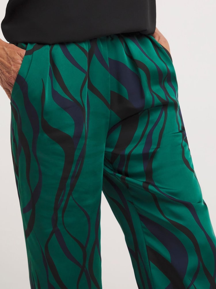 JD Williams Green Swirl Printed Satin Wide Leg Trousers - Image 4 of 4