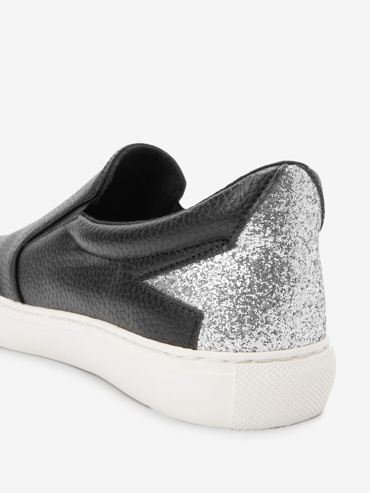 Schwarz-Silber - Forever Comfort® Turnschuh-Slipper mit Sterndesign - Bild 5 von 5 Schwarz-Silber - Forever Comfort® Turnschuh-Slipper mit Sterndesign - Bild 5 von 5