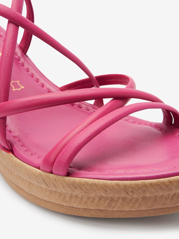 Pink - Forever Comfort Lederschuhe mit asymmetrischem Riemchendesign und Keilabsatz - Bild 6 von 6 Pink - Forever Comfort Lederschuhe mit asymmetrischem Riemchendesign und Keilabsatz - Bild 6 von 6