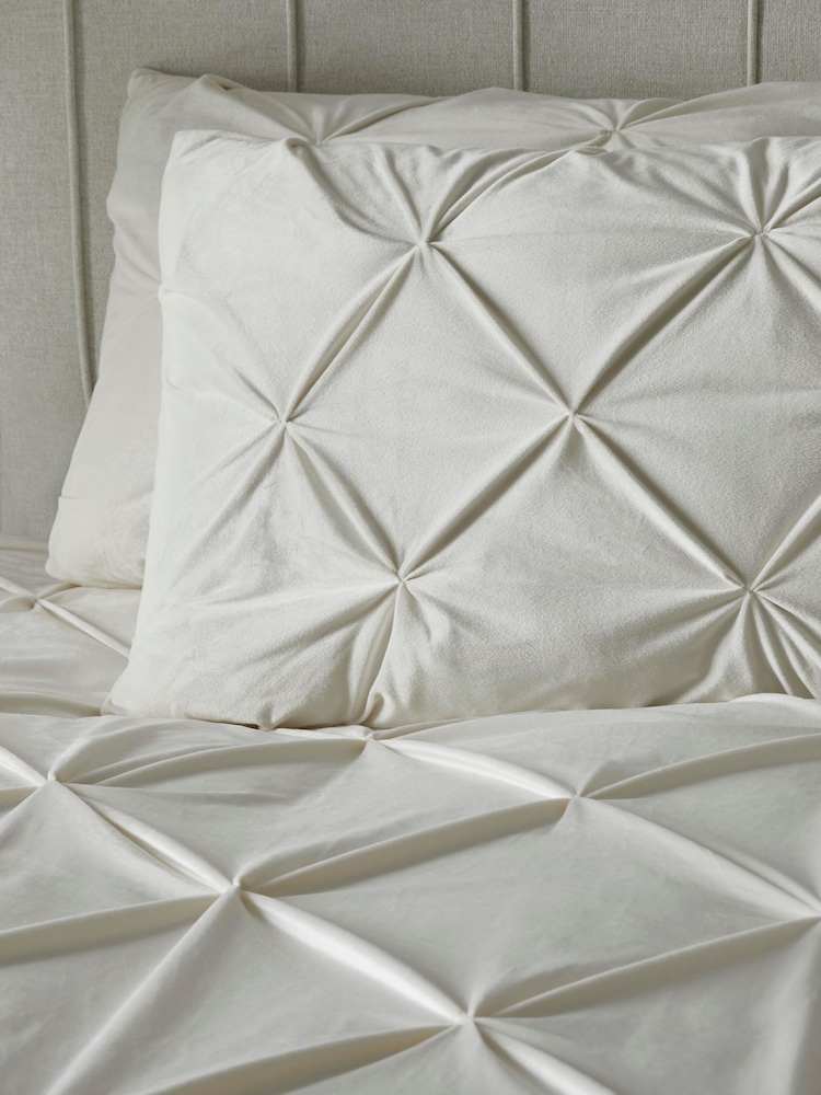Soiree Natural Mira Velvet Duvet Cover and Pillowcase Set - Image 4 of 4
