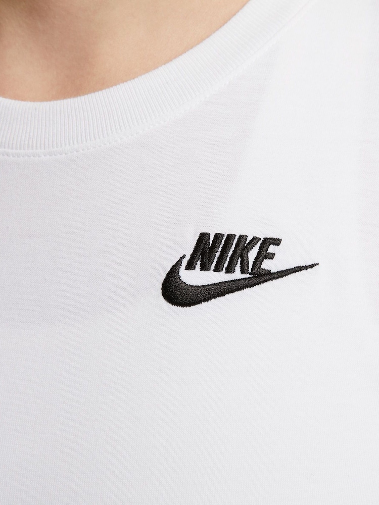 Nike White Sportswear Club Essentials T-Shirt - Image 5 of 5