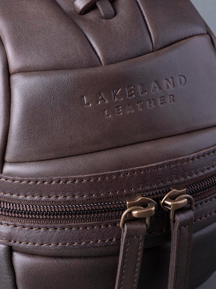 Lakeland Leather Football Brown Vintage Leather Wash Bag - Image 5 of 5