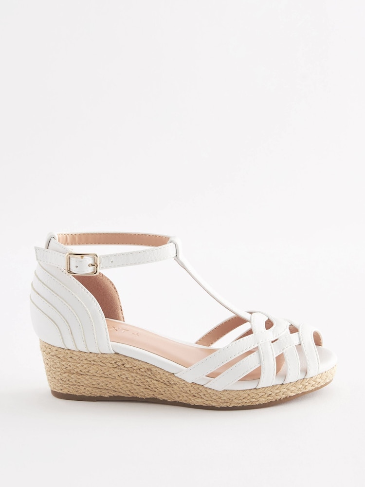 Weiß - Sandalen mit Knöchelriemen und geflochtenem Keilabsatz - Bild 2 von 5 Weiß - Sandalen mit Knöchelriemen und geflochtenem Keilabsatz - Bild 2 von 5