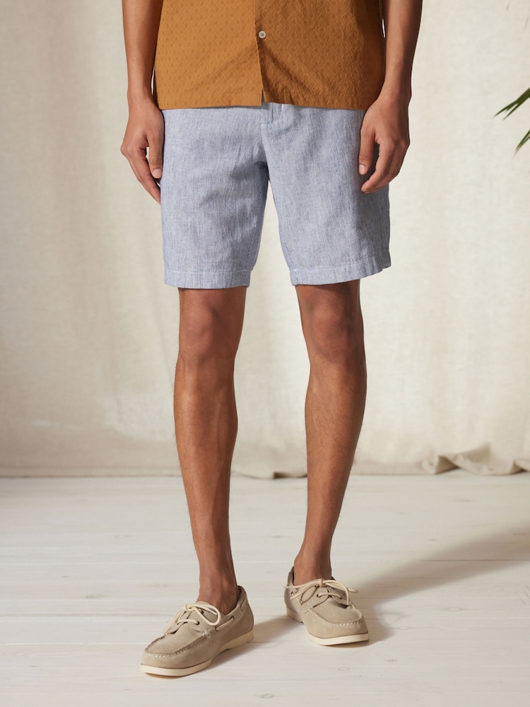 Hellblau - Chinoshorts aus Leinenmischung - Bild 1 von 9 Hellblau - Chinoshorts aus Leinenmischung - Bild 1 von 9